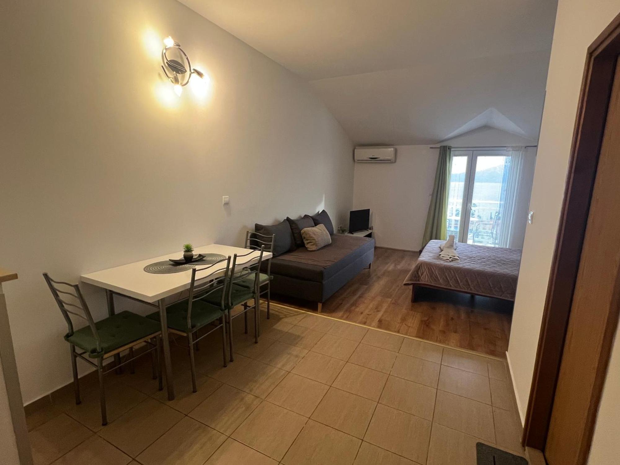 Apartments Mateljak Gradac  Exteriör bild