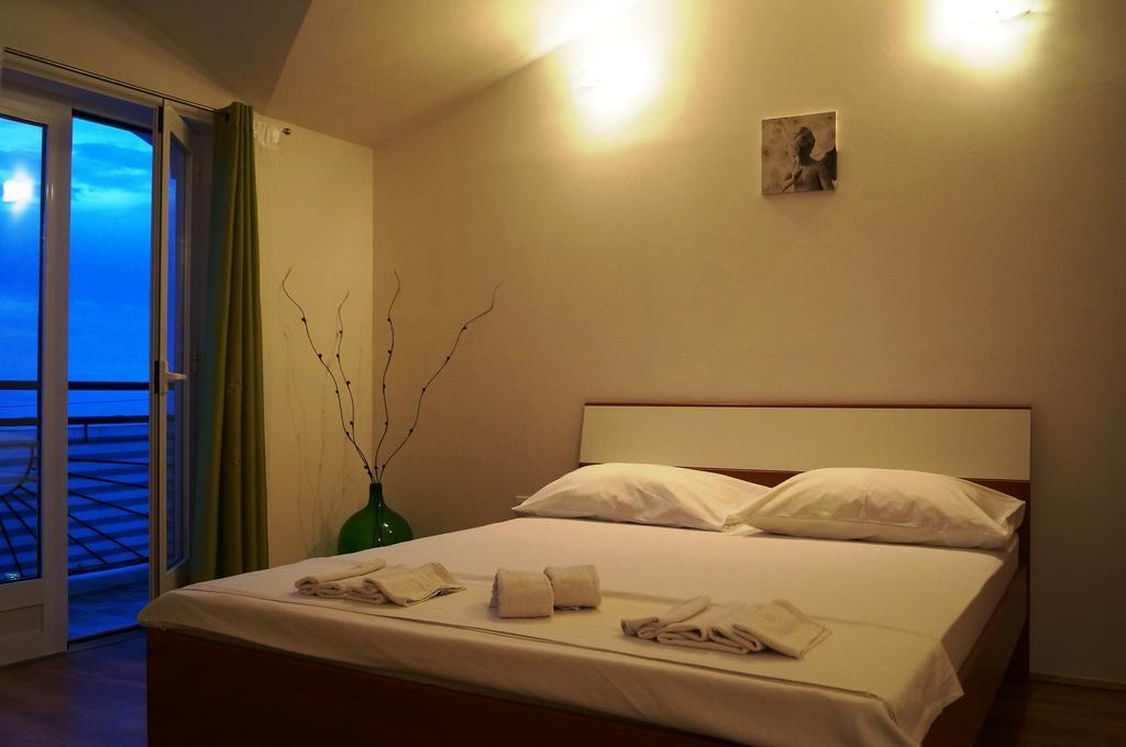 Apartments Mateljak Gradac  Rum bild